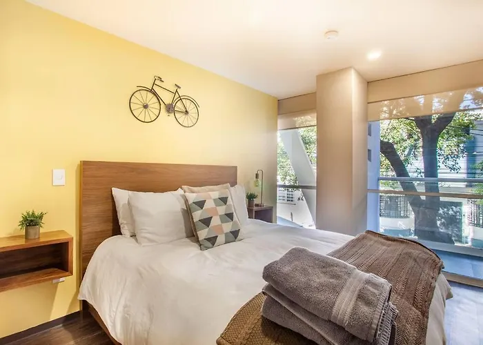 Vivalavida 3br/2ba, 200mb Apartment